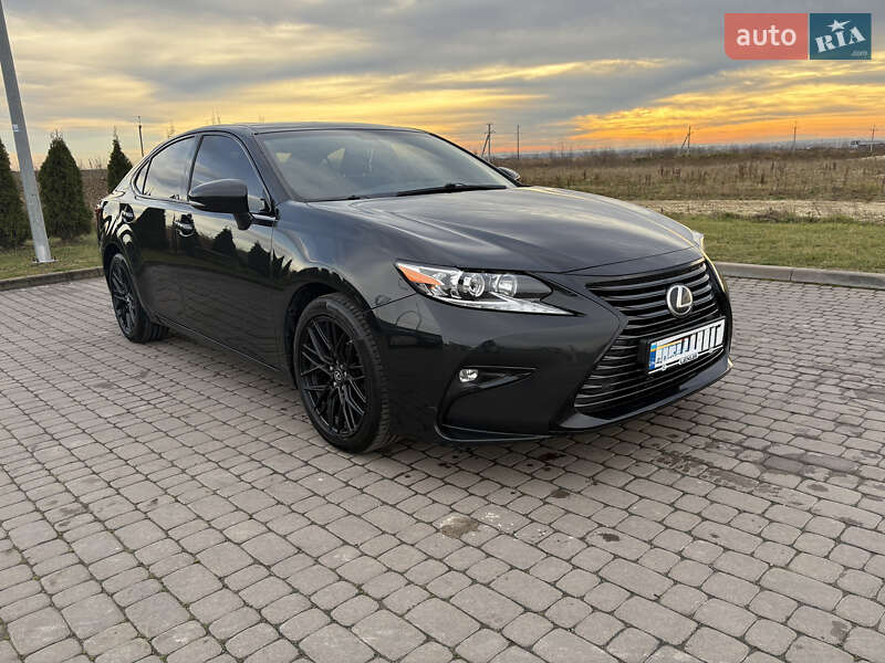 Седан Lexus ES 2017 в Городке