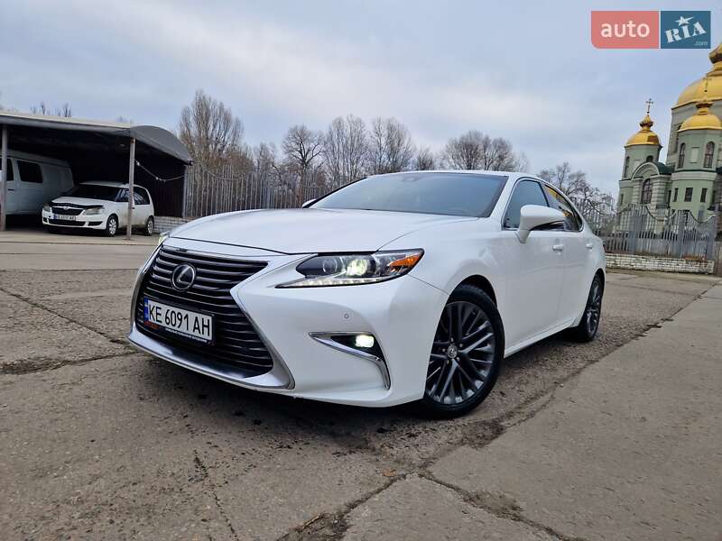 Седан Lexus ES 2016 в Дніпрі