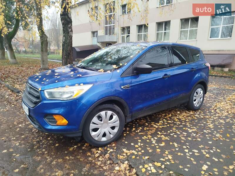 Позашляховик / Кросовер Ford Escape 2016 в Рівному