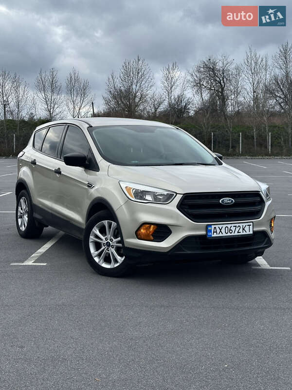 Внедорожник / Кроссовер Ford Escape 2016 в Виннице