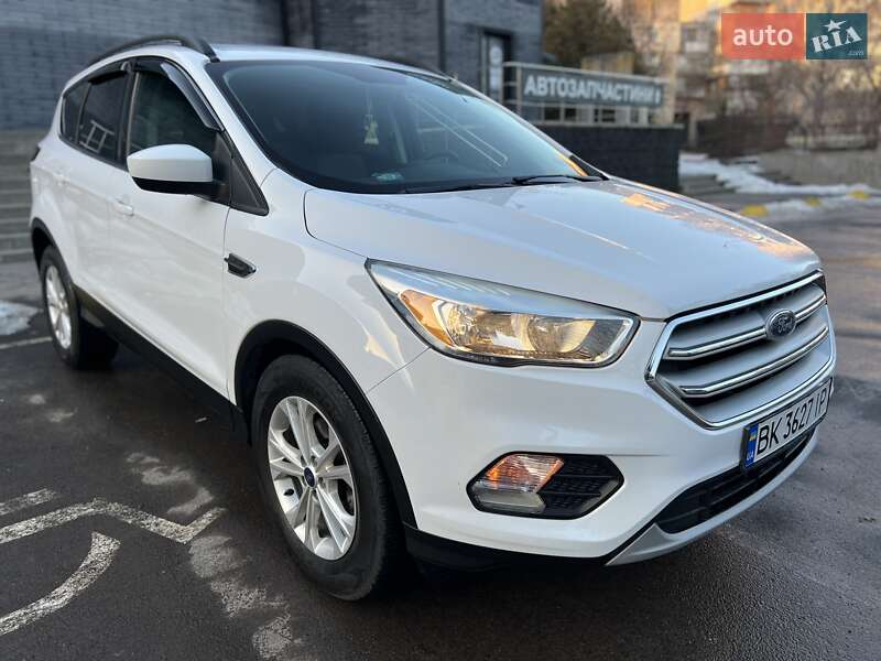 Позашляховик / Кросовер Ford Escape 2018 в Рівному