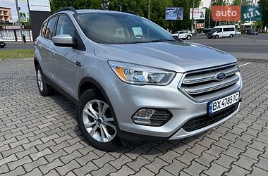 Внедорожник / Кроссовер Ford Escape 2018 в Хмельницком