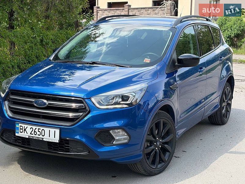 Внедорожник / Кроссовер Ford Escape 2017 в Ровно