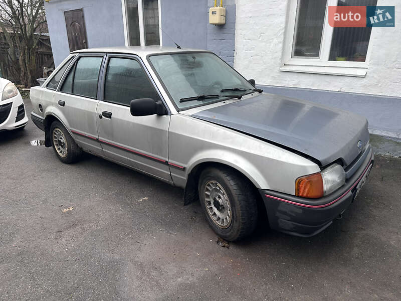 Хетчбек Ford Escort 1989 в Києві