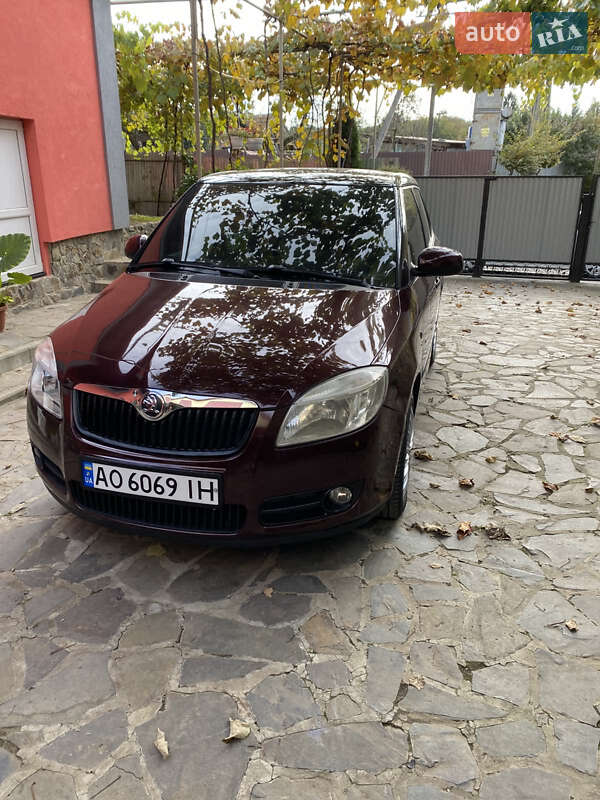 Хэтчбек Skoda Fabia 2009 в Мукачево