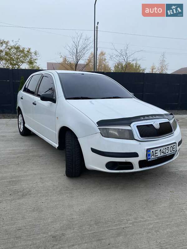 Хэтчбек Skoda Fabia 2005 в Пятихатках Хэтчбек Skoda Fabia 2005 в Пятихатках