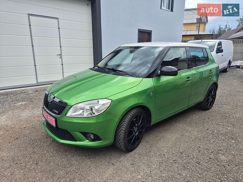 Хэтчбек Skoda Fabia 2011 в Киеве
