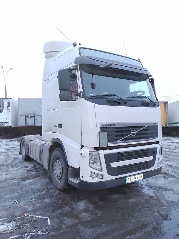 Тягач Volvo FH 13 2012 в Києві Тягач Volvo FH 13 2012 в Києві