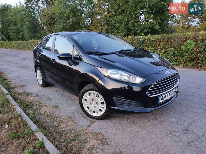 Седан Ford Fiesta 2014 в Киеве Седан Ford Fiesta 2014 в Киеве
