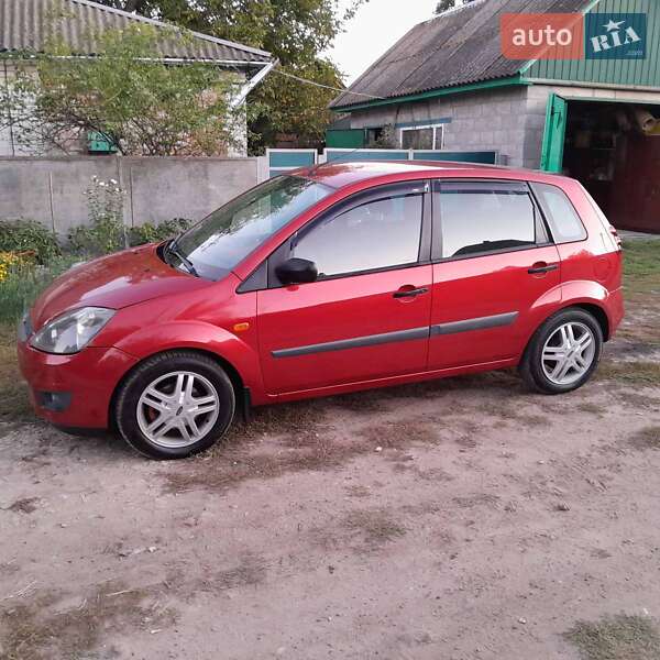 Хэтчбек Ford Fiesta 2006 в Прилуках Хэтчбек Ford Fiesta 2006 в Прилуках