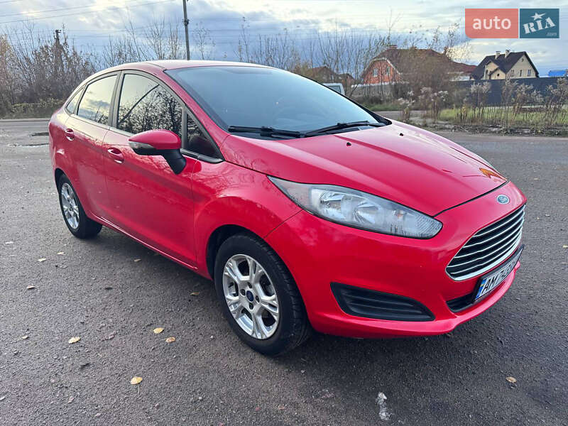 Седан Ford Fiesta 2015 в Житомире Седан Ford Fiesta 2015 в Житомире