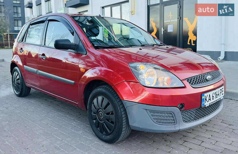 Хэтчбек Ford Fiesta 2007 в Киеве Хэтчбек Ford Fiesta 2007 в Киеве