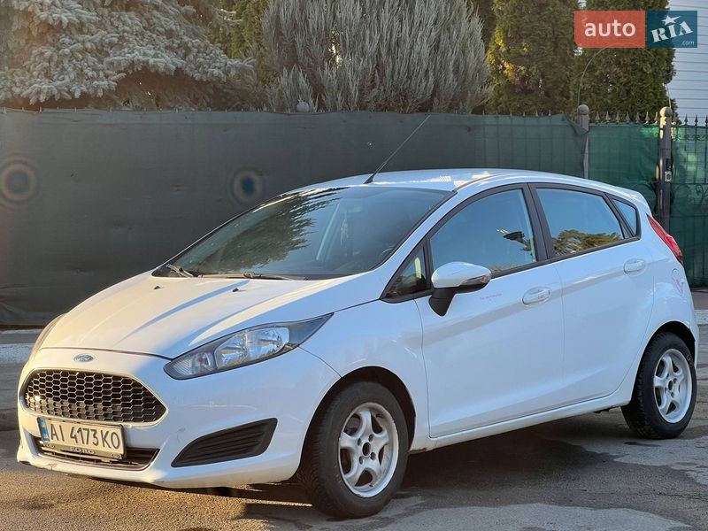 Хэтчбек Ford Fiesta 2016 в Киеве