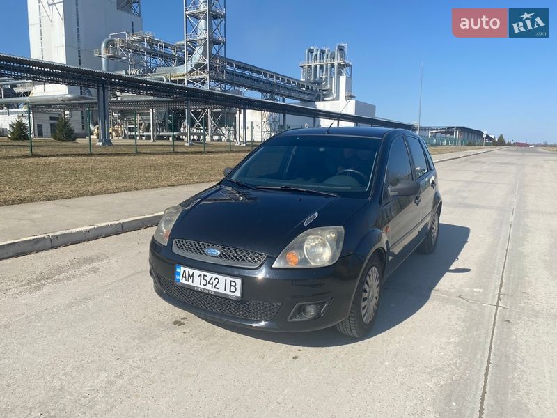 Хэтчбек Ford Fiesta 2007 в Коростене