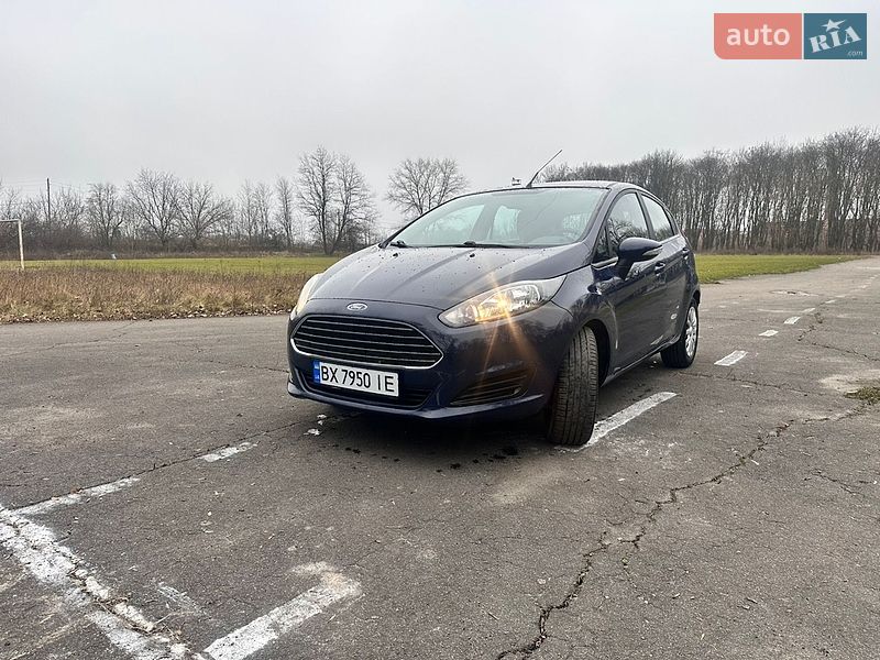 Хэтчбек Ford Fiesta 2015 в Городке