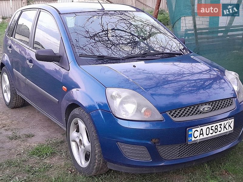 Хэтчбек Ford Fiesta 2007 в Каменке