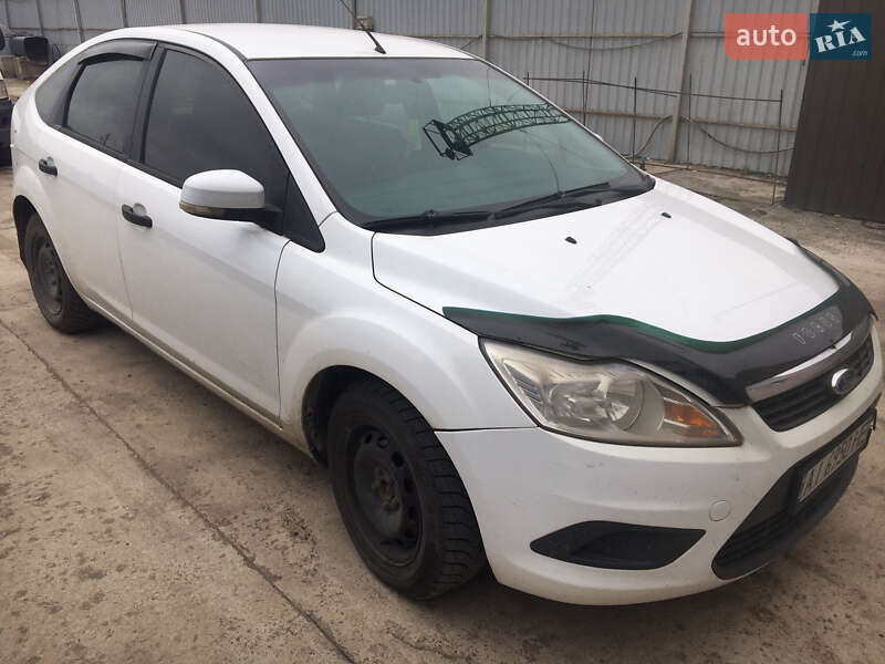 Хэтчбек Ford Focus 2010 в Украинке Хэтчбек Ford Focus 2010 в Украинке
