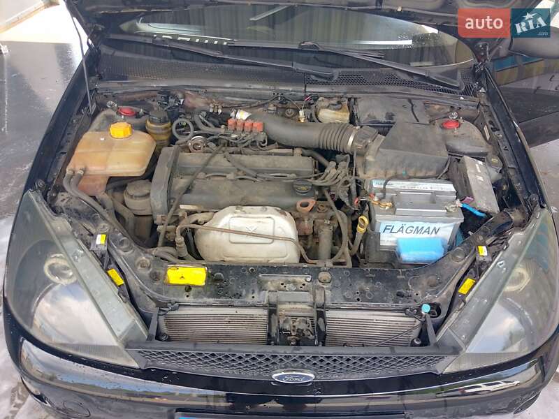Хэтчбек Ford Focus 2000 в Буче