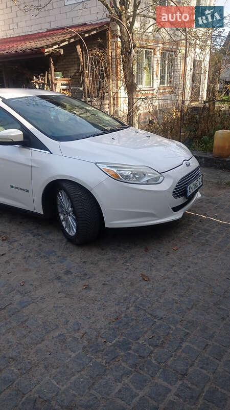 Хэтчбек Ford Focus 2012 в Житомире