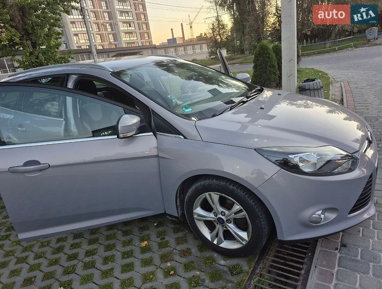 Ford Focus 2012 photo 2