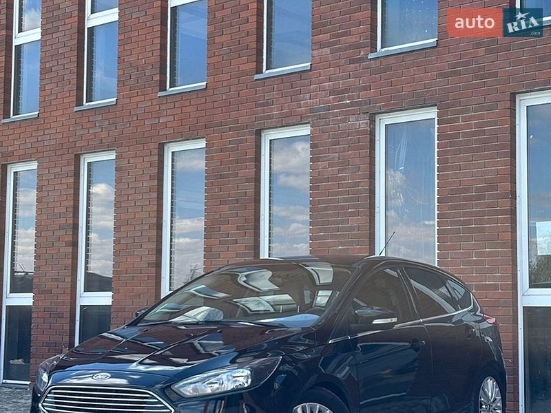 Хэтчбек Ford Focus 2015 в Днепре Хэтчбек Ford Focus 2015 в Днепре
