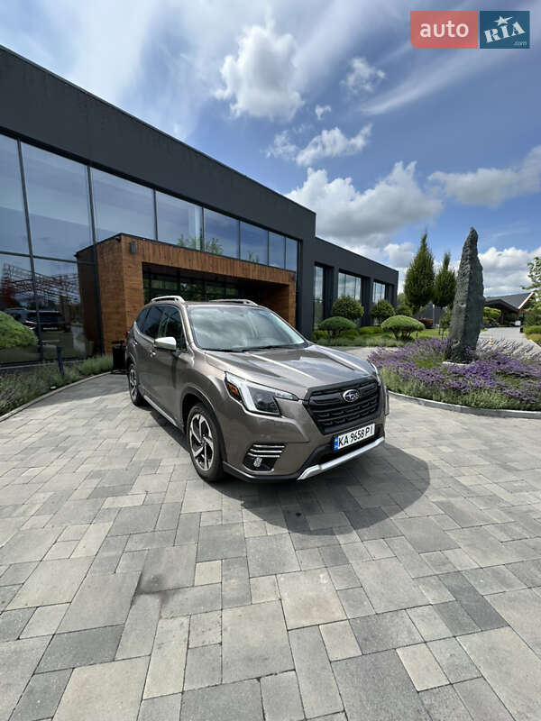 Внедорожник / Кроссовер Subaru Forester 2023 в Киеве
