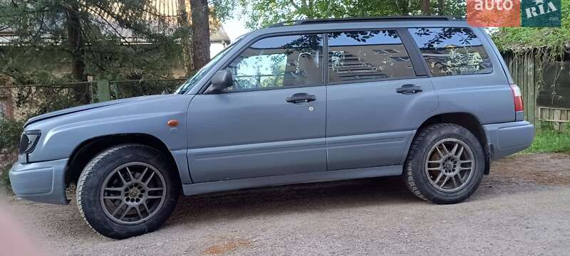 Внедорожник / Кроссовер Subaru Forester 2000 в Тысменице