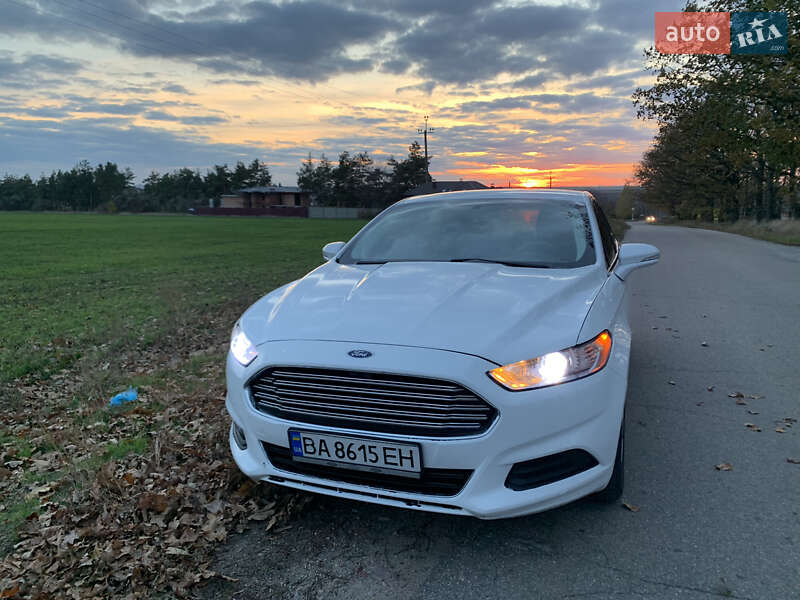 Седан Ford Fusion 2015 в Кропивницком