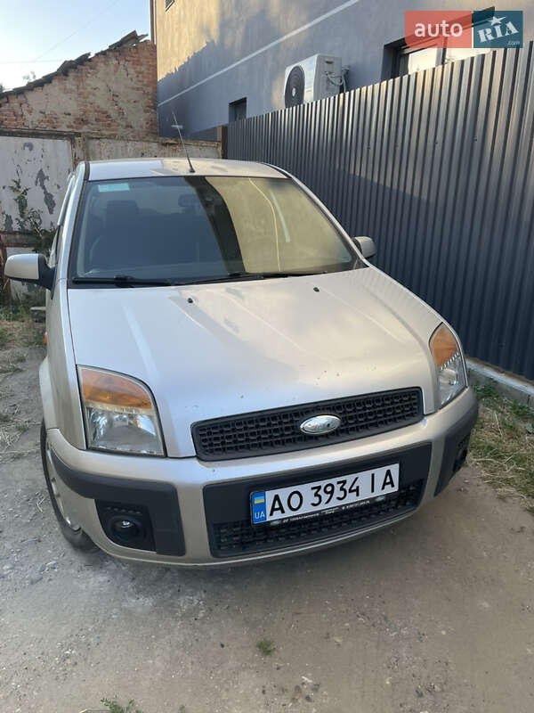 Хетчбек Ford Fusion 2007 в Береговому Хетчбек Ford Fusion 2007 в Береговому