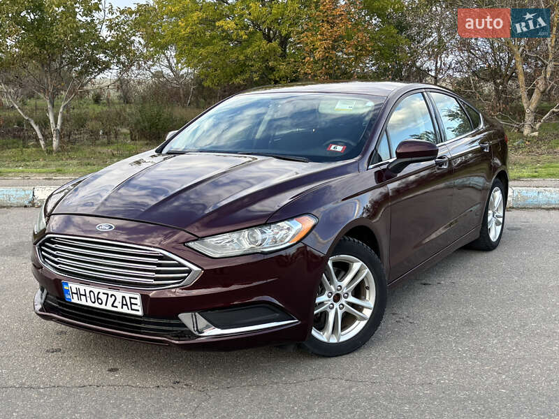 Седан Ford Fusion 2018 в Южному