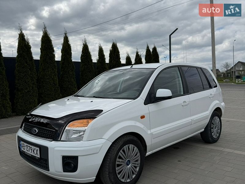 Хэтчбек Ford Fusion 2011 в Каменец-Подольском