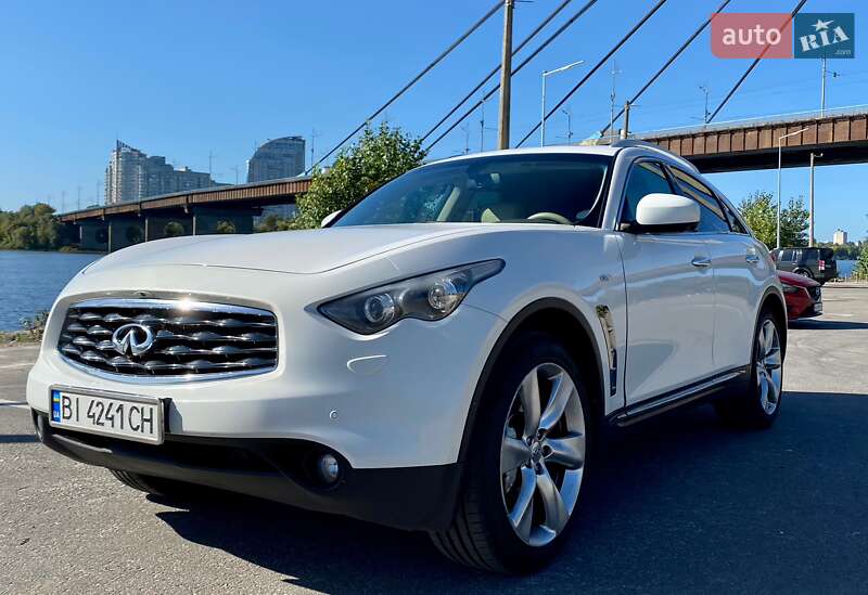 Внедорожник / Кроссовер Infiniti FX 37 2010 в Киеве