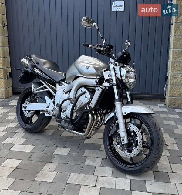 Мотоцикл Без обтекателей (Naked bike) Yamaha FZ6 2004 в Новомосковске Мотоцикл Без обтекателей (Naked bike) Yamaha FZ6 2004 в Новомосковске