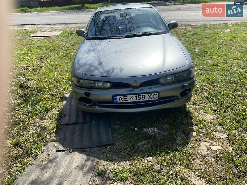 Седан Mitsubishi Galant 1993 в Днепре Седан Mitsubishi Galant 1993 в Днепре
