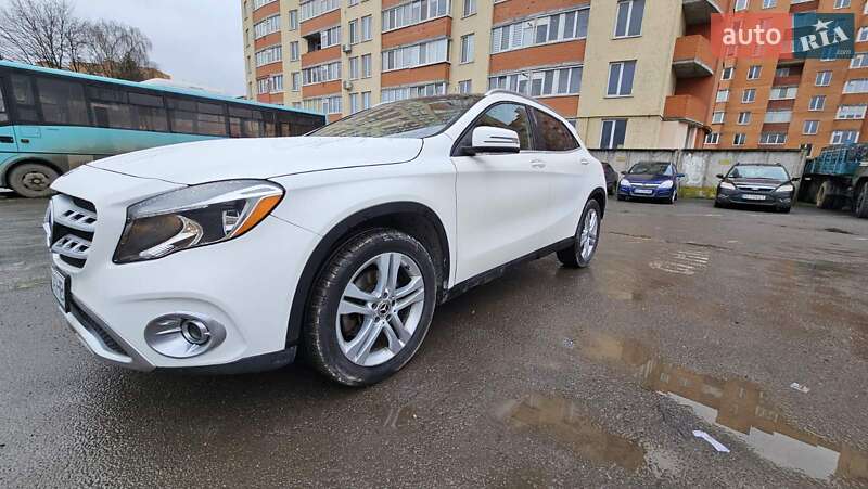 Внедорожник / Кроссовер Mercedes-Benz GLA-Class 2019 в Тернополе