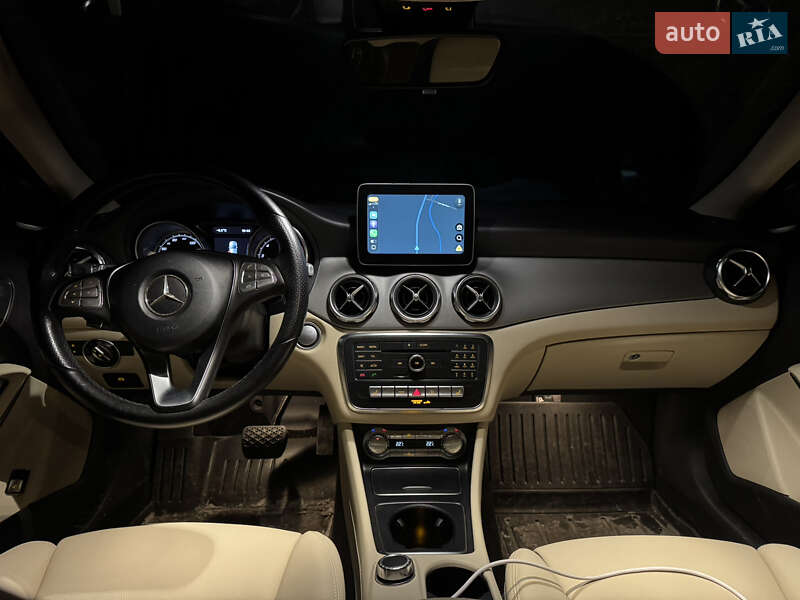 Внедорожник / Кроссовер Mercedes-Benz GLA-Class 2017 в Киеве