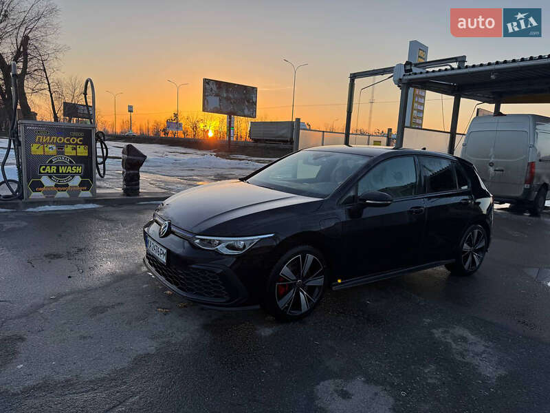 Хетчбек Volkswagen Golf GTE 2020 в Києві