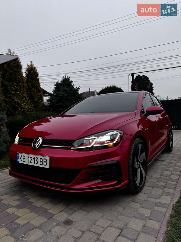 Хетчбек Volkswagen Golf GTI 2018 в Дніпрі