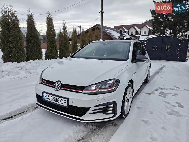 Хэтчбек Volkswagen Golf GTI 2020 в Киеве