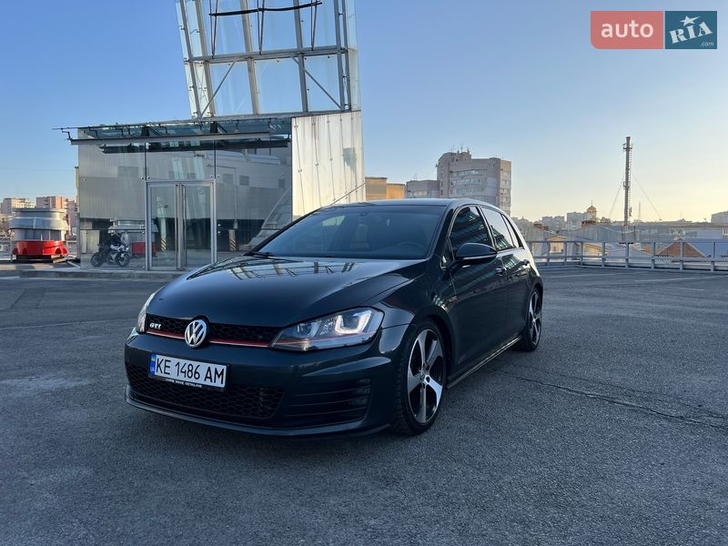 Хэтчбек Volkswagen Golf GTI 2014 в Днепре Хэтчбек Volkswagen Golf GTI 2014 в Днепре