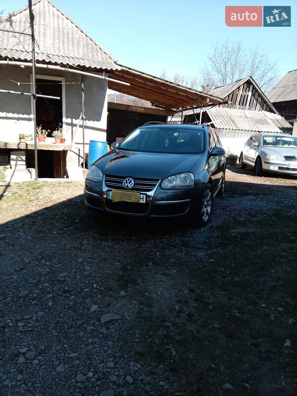 Универсал Volkswagen Golf 2009 в Иршаве