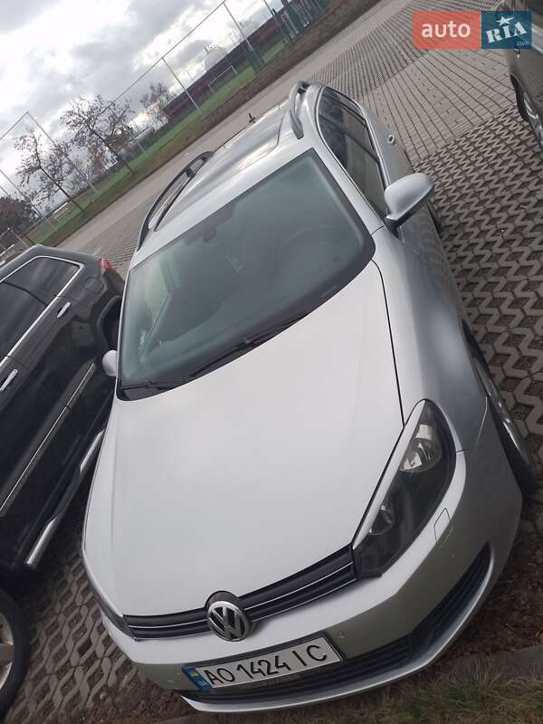 Универсал Volkswagen Golf 2011 в Иршаве