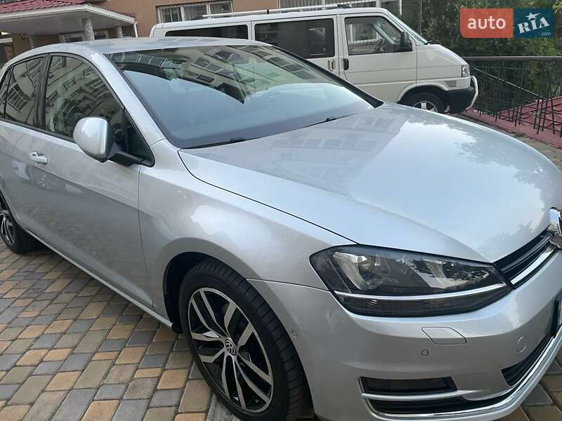 Хэтчбек Volkswagen Golf 2014 в Одессе