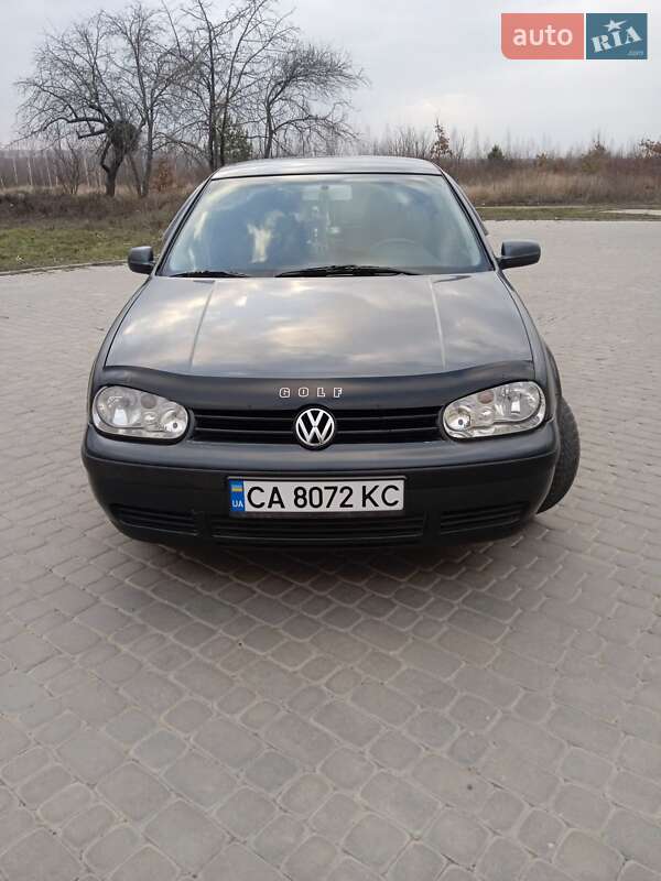 Хэтчбек Volkswagen Golf 2002 в Теплике