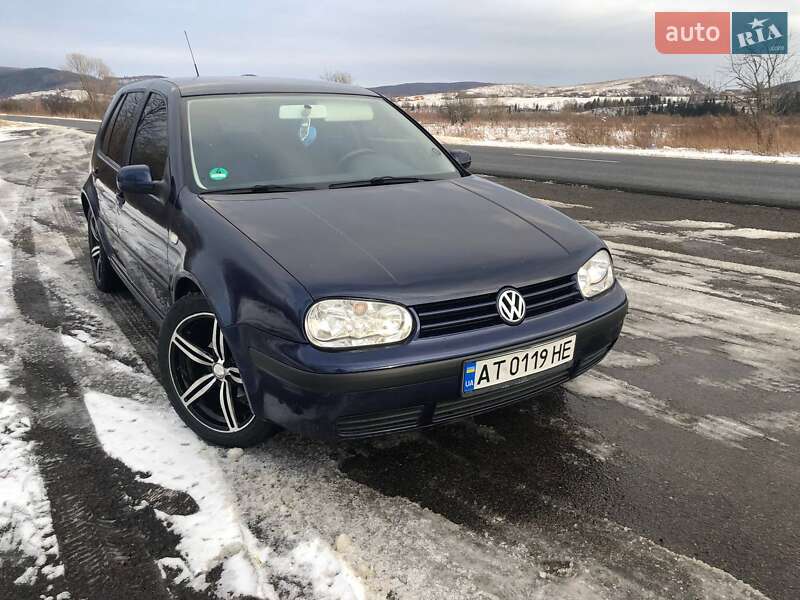 Хетчбек Volkswagen Golf 2000 в Долині