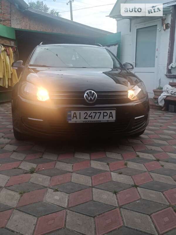 Универсал Volkswagen Golf 2009 в Киеве