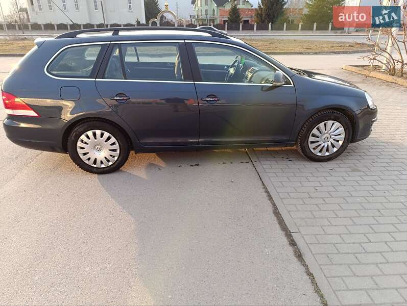 Универсал Volkswagen Golf 2007 в Хусте