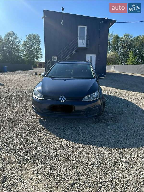 Универсал Volkswagen Golf 2014 в Черновцах