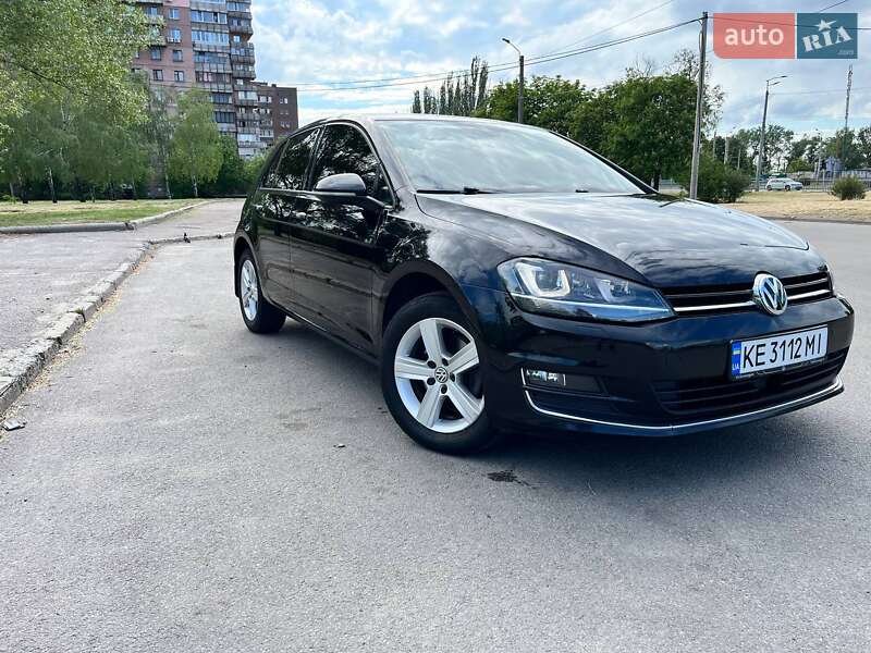 Хэтчбек Volkswagen Golf 2016 в Днепре