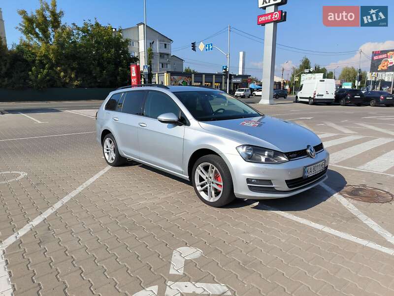 Универсал Volkswagen Golf 2015 в Киеве